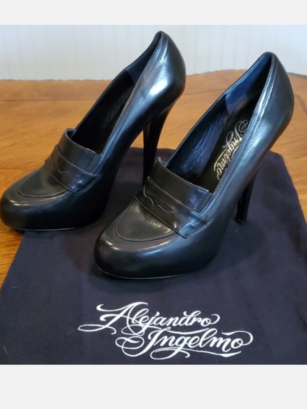 NEW Alejandro Ingelmo loafer heels